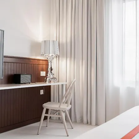Ruby Molly Hotel Dublin By Ihg-2